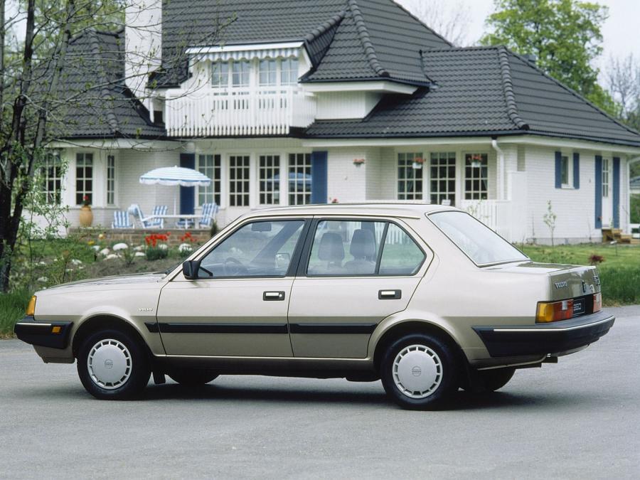  Volvo 360 Sedan 1983 года  (фото 3 из 3)